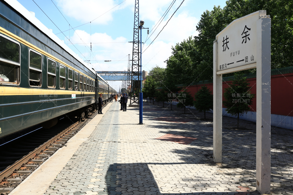 车站一站台